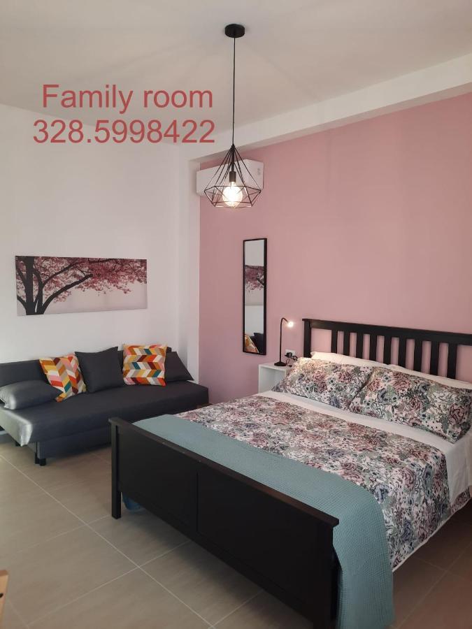 Family Room Шикли Екстериор снимка